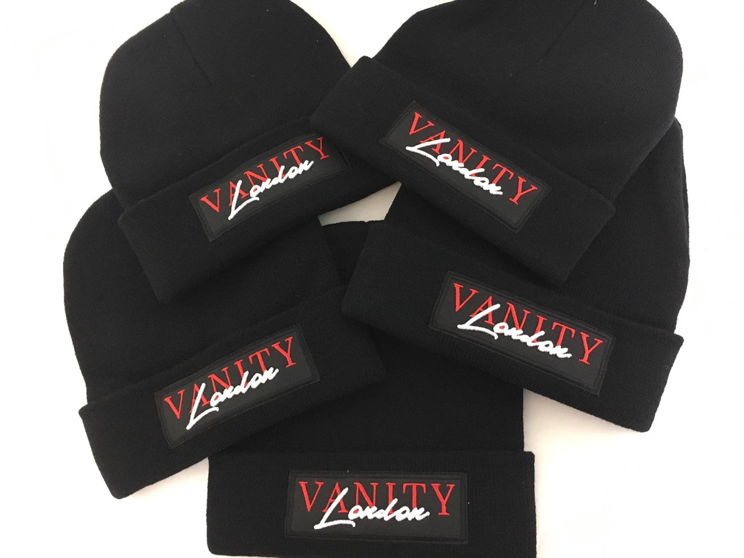 Classically signed patch beanie hat